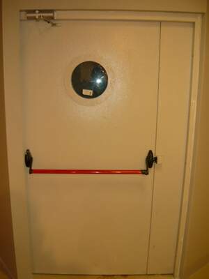 Технические двери, Противо-пожарные ворота и люки.