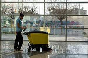 РАЗДВИЖНЫЕ ДВЕРИ С АВТОМАТИЧЕСКИМ ПРИВОДОМ.