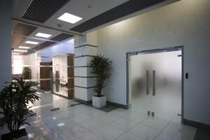 РАЗДВИЖНЫЕ ДВЕРИ С АВТОМАТИЧЕСКИМ ПРИВОДОМ.