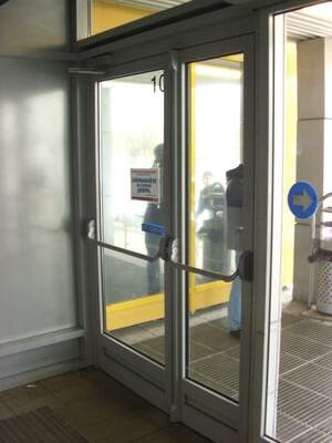 РАЗДВИЖНЫЕ ДВЕРИ С АВТОМАТИЧЕСКИМ ПРИВОДОМ.