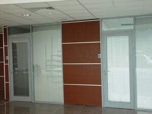 ДВЕРИ ИЗ СТЕКЛА, АЛЮМИНИЯ И ПЛАСТИКА. АЛЮМИНИЕВЫЕ ОКНА.