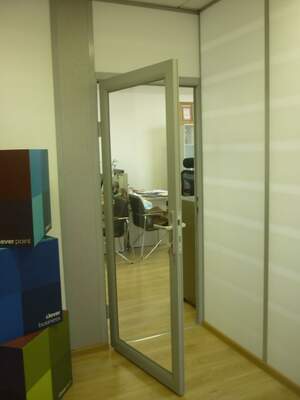 ДВЕРИ ИЗ СТЕКЛА, АЛЮМИНИЯ И ПЛАСТИКА. АЛЮМИНИЕВЫЕ ОКНА.